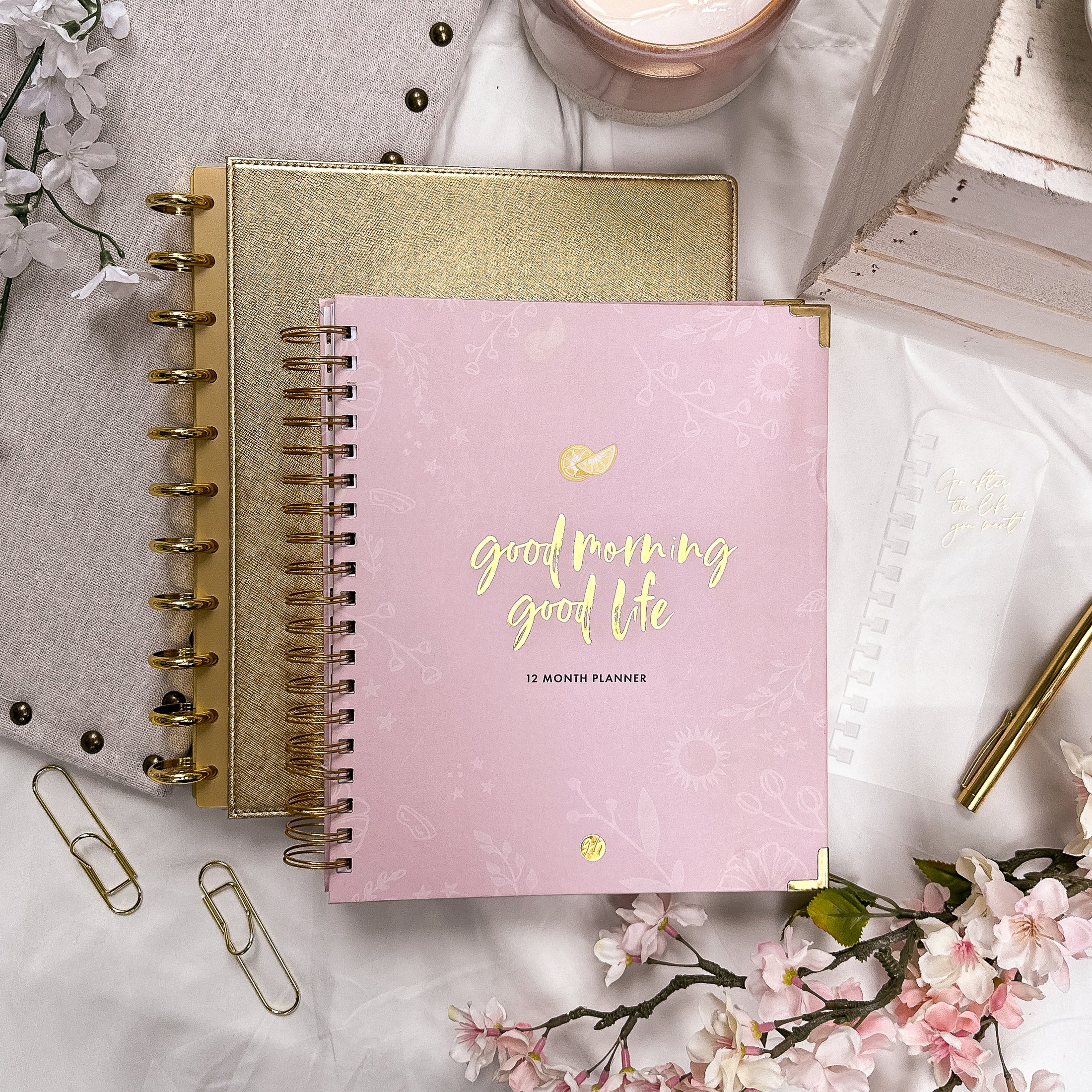 Living the Life I always Dreamed Of: Self Care Journal for Girls ages 8-12,  Monthly Planner, Homework Tracker: Bedford, Laurie: 9798423898793:  : Books